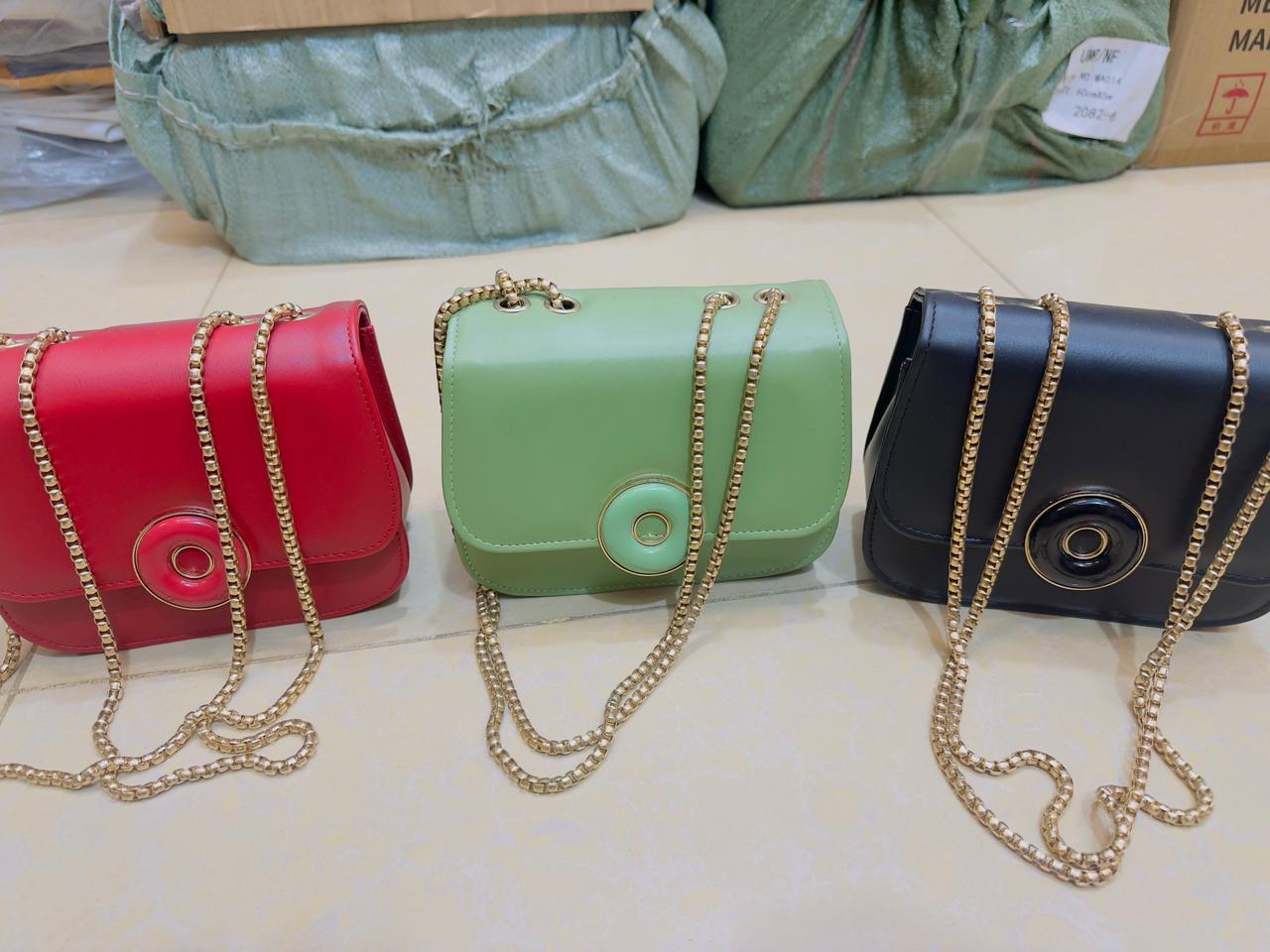 Box Model With Chain ⛓️‍💥 said Bag Available Now ! 