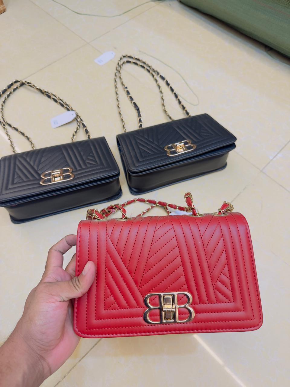 HAND BAG 🛍️🛍️