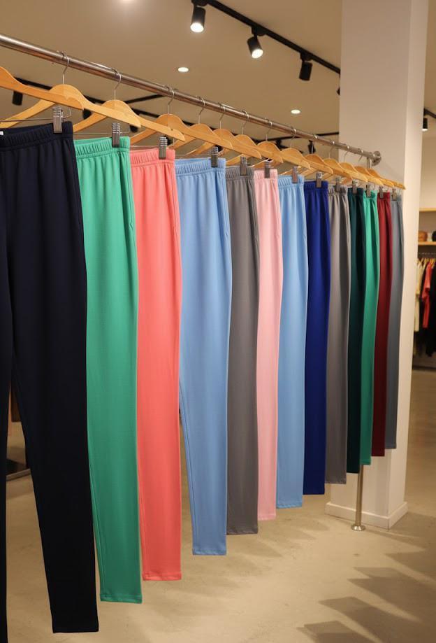 *Slimfit Legjeans*  Available .....   